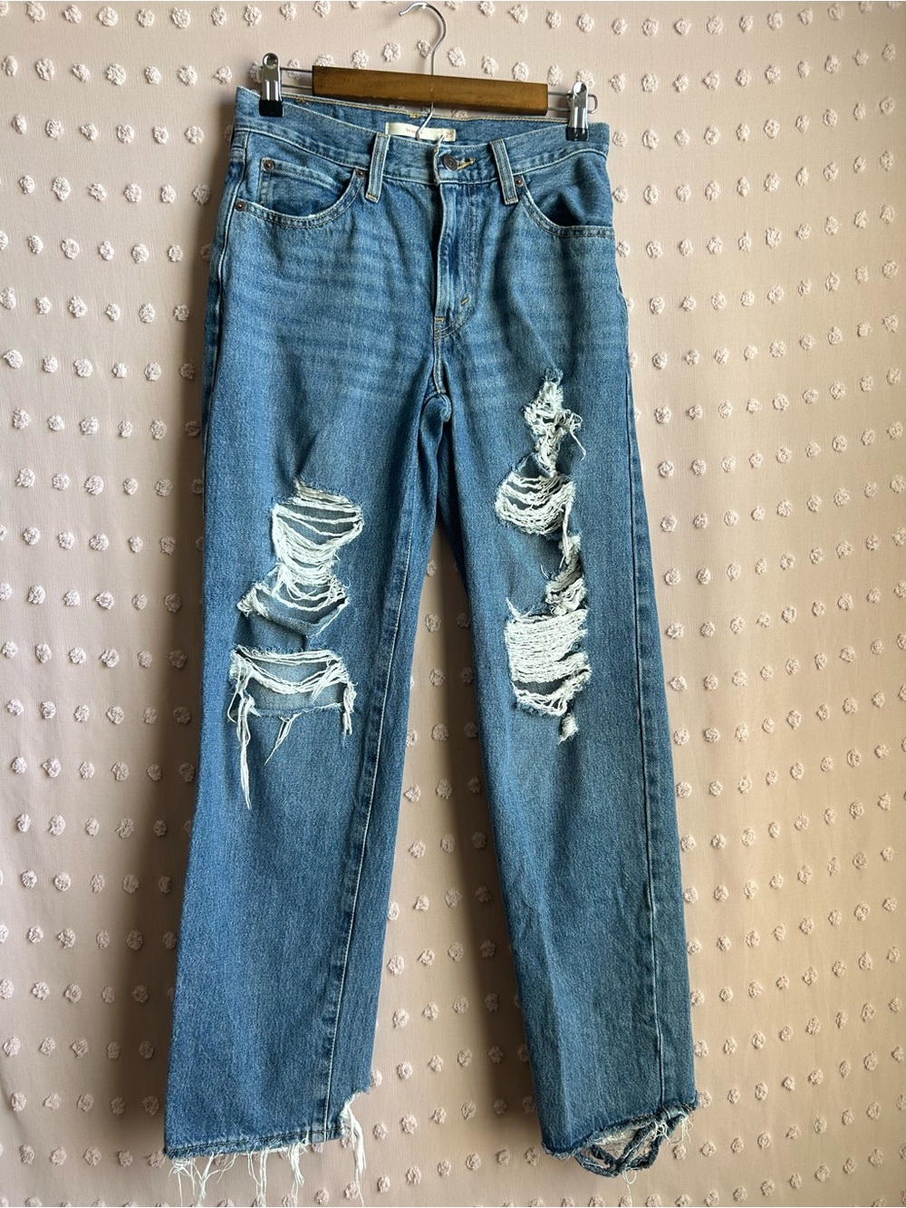Levi’s Women’s ‘94 Baggy Distressed Jeans Sz 25 Medium Wash